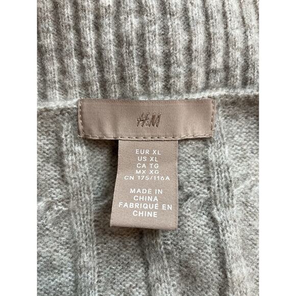 H&M Oversized Cable Knit Button Front Cardigan Women’s Size XL - Picture 4 of 6